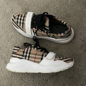 Burberry men shoes